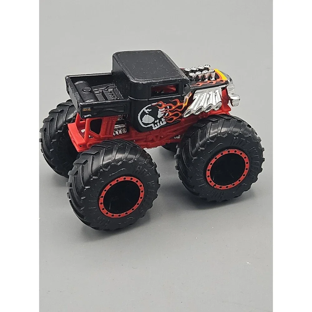 Hot Wheels Monster Jam Truck 1:64 Bone Shaker Diecast Flame Black Red
